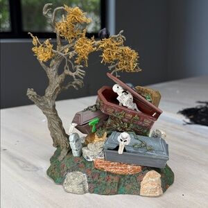 Halloween Skeleton Coffin Department56
Vintage collectible